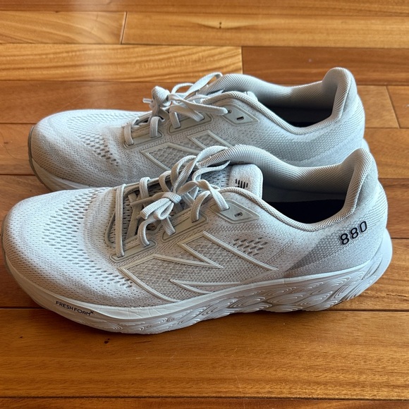 New Balance Light Gray Athletic Sneakers Size 11 - Picture 4 of 5